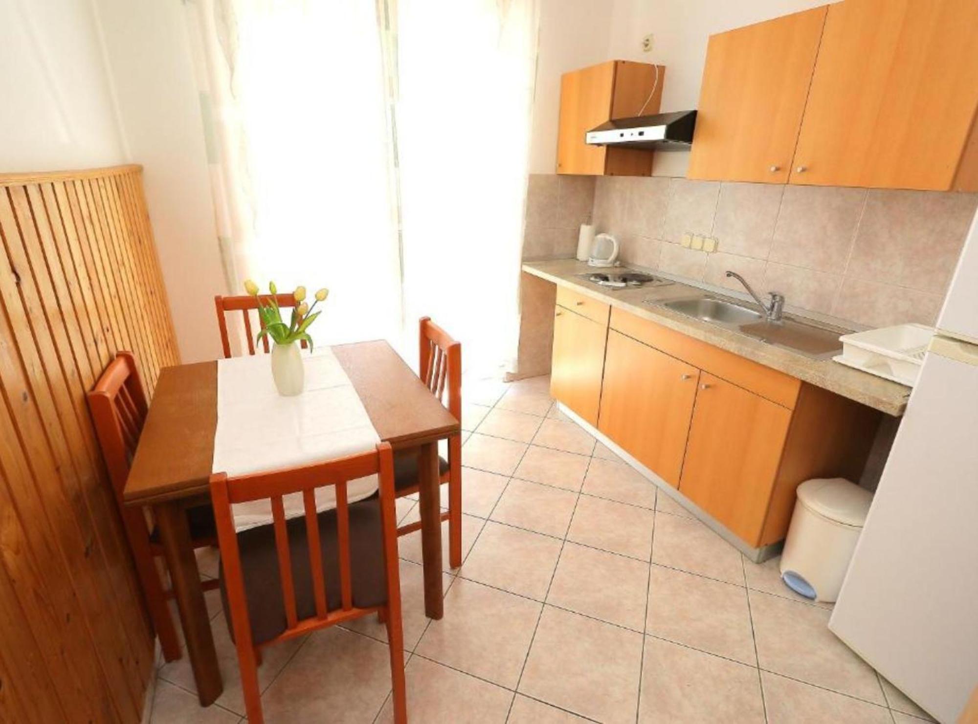 Apartments Trogrlic Хвар Екстер'єр фото